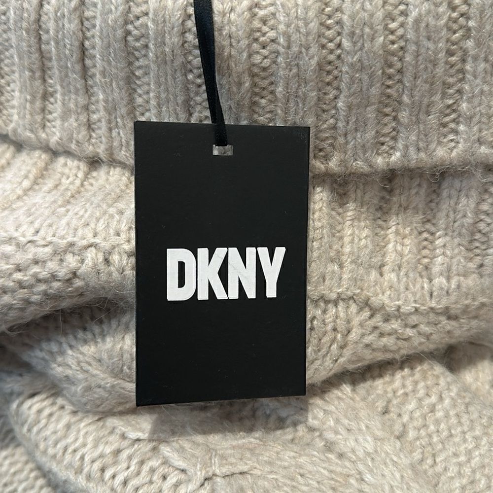 DKNY - Women's Oversized Cable Knit Oat Sweater In Camel- New with Tag - Picture 3 of 3